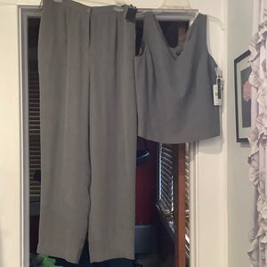 Grace Gray Women's Pantsuit Set